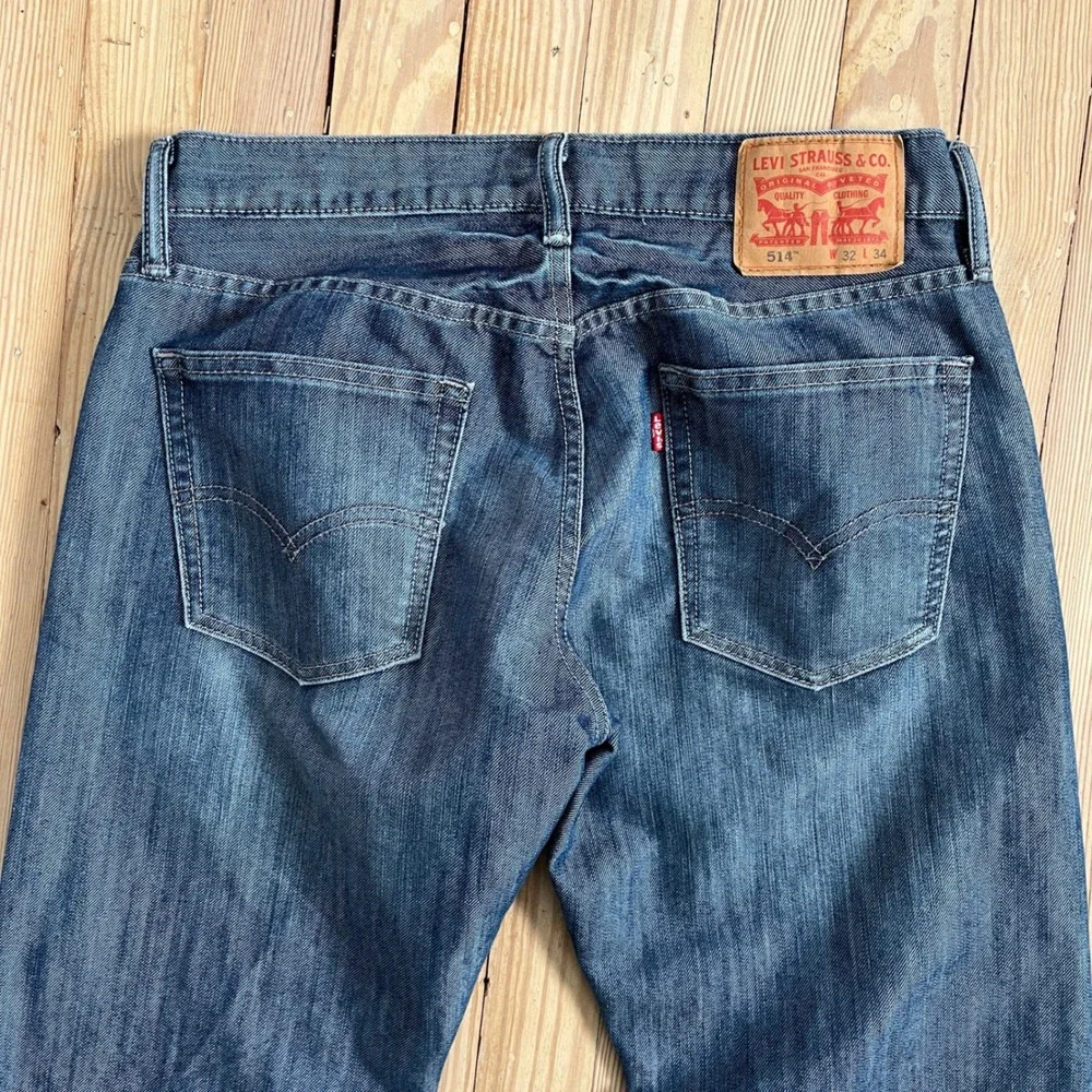 Levis 514 Straight Fit Mens Jeans 32x34 Medium Blue Wash Denim‎ casual comfort